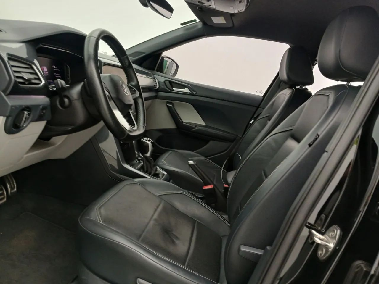 Volkswagen T-Cross Highline 1.4 TSI Flex 16V 5P AUT, foto 16 de 18