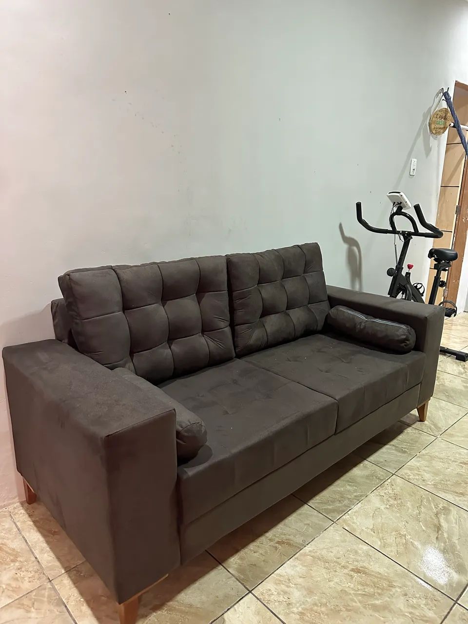 Sofá retrô 3 lugares da fábrica pronta entrega  - Foto 4