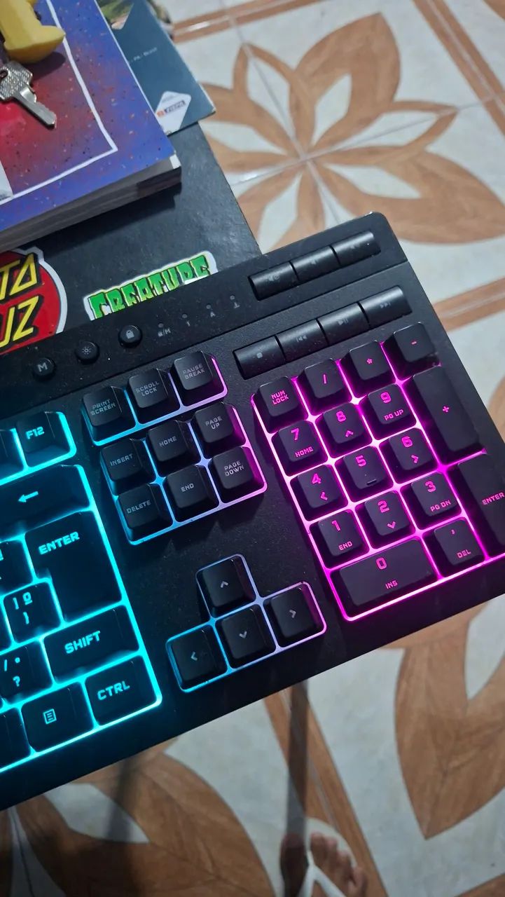 Teclado CORSAIR K55 RGB PRO (usado) - Foto 4