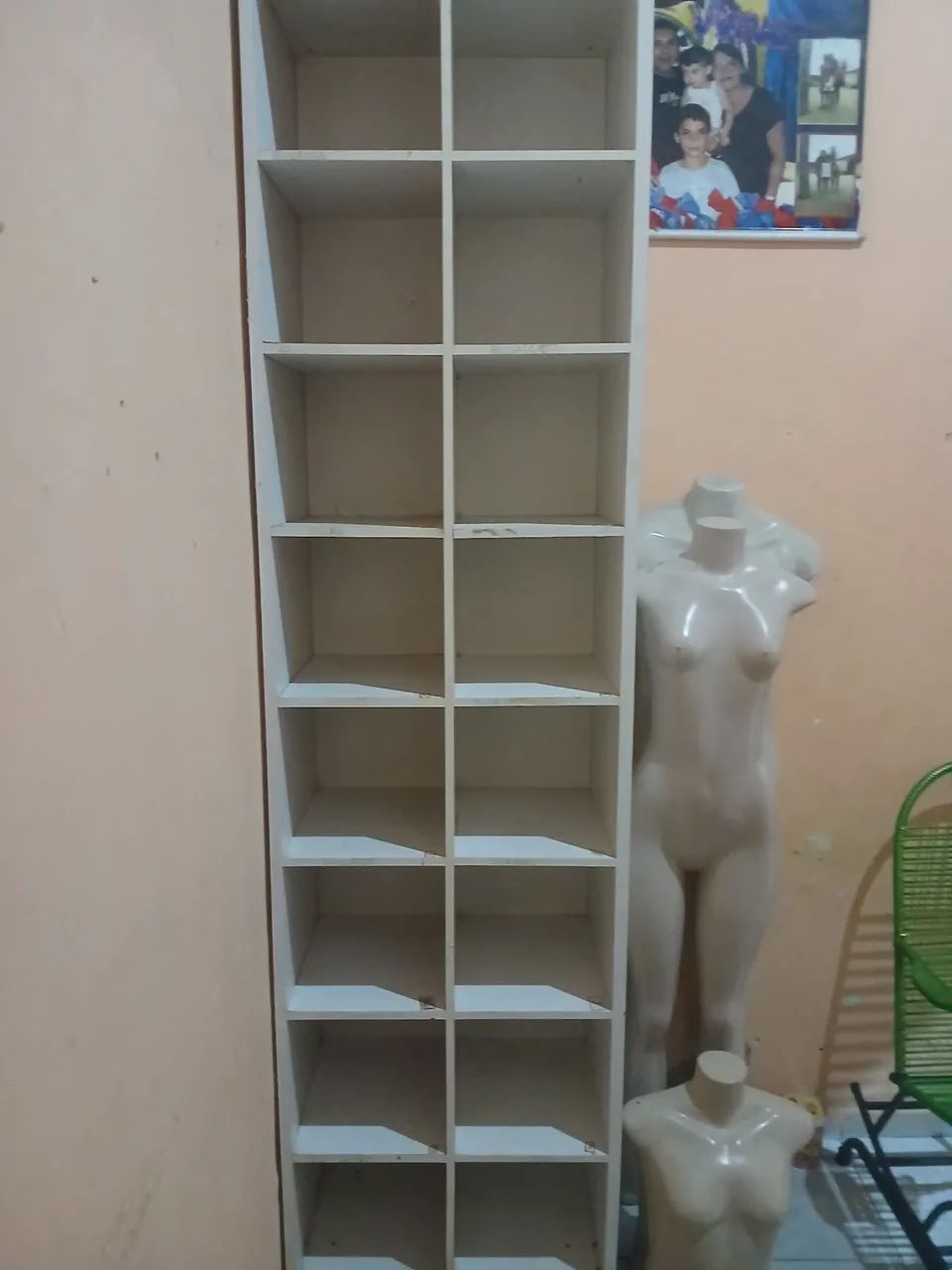 Vende-se araras, manequins bonecas, bonecos e colmeias. - Foto 2