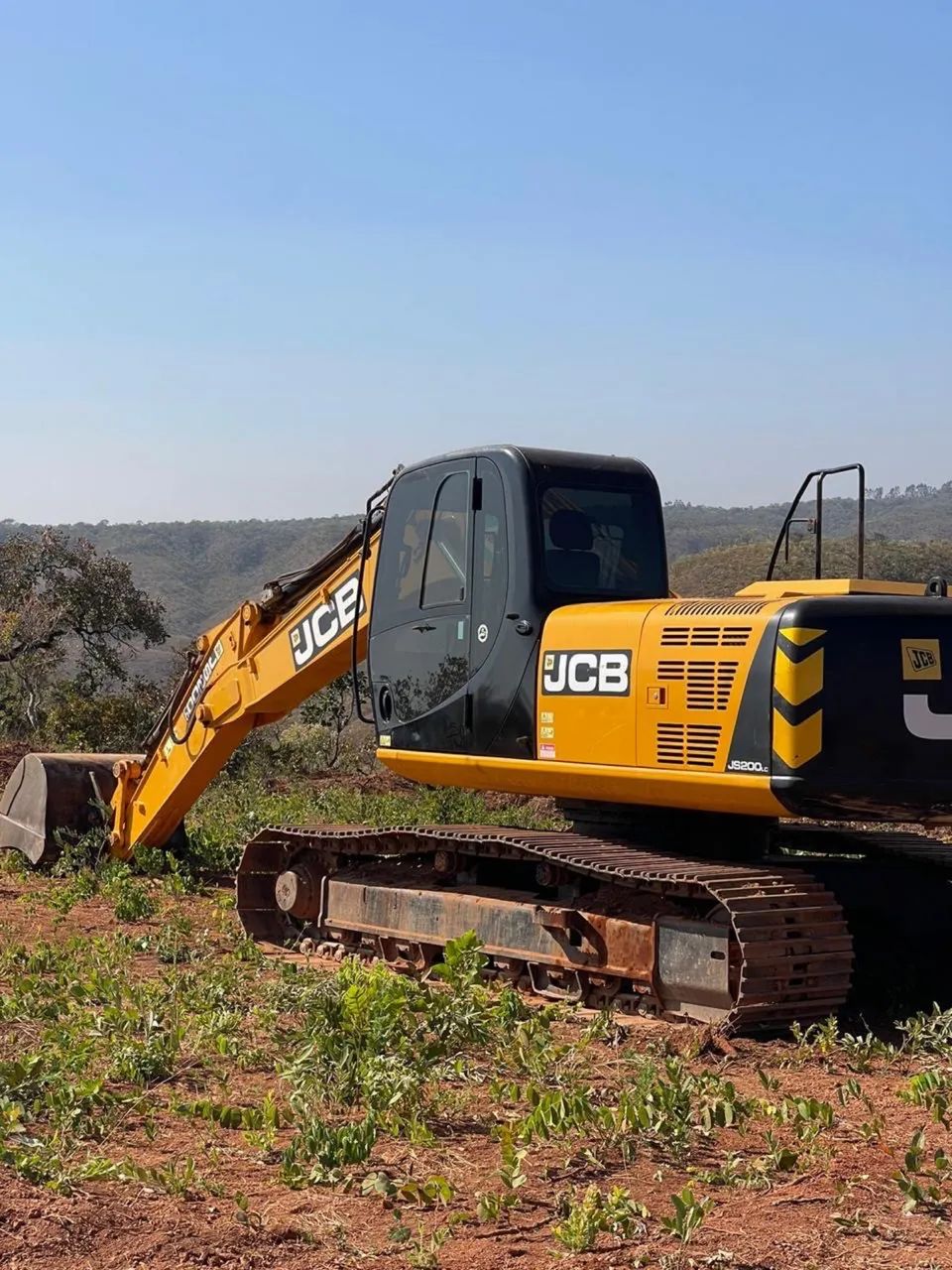 Escavadeira JCB