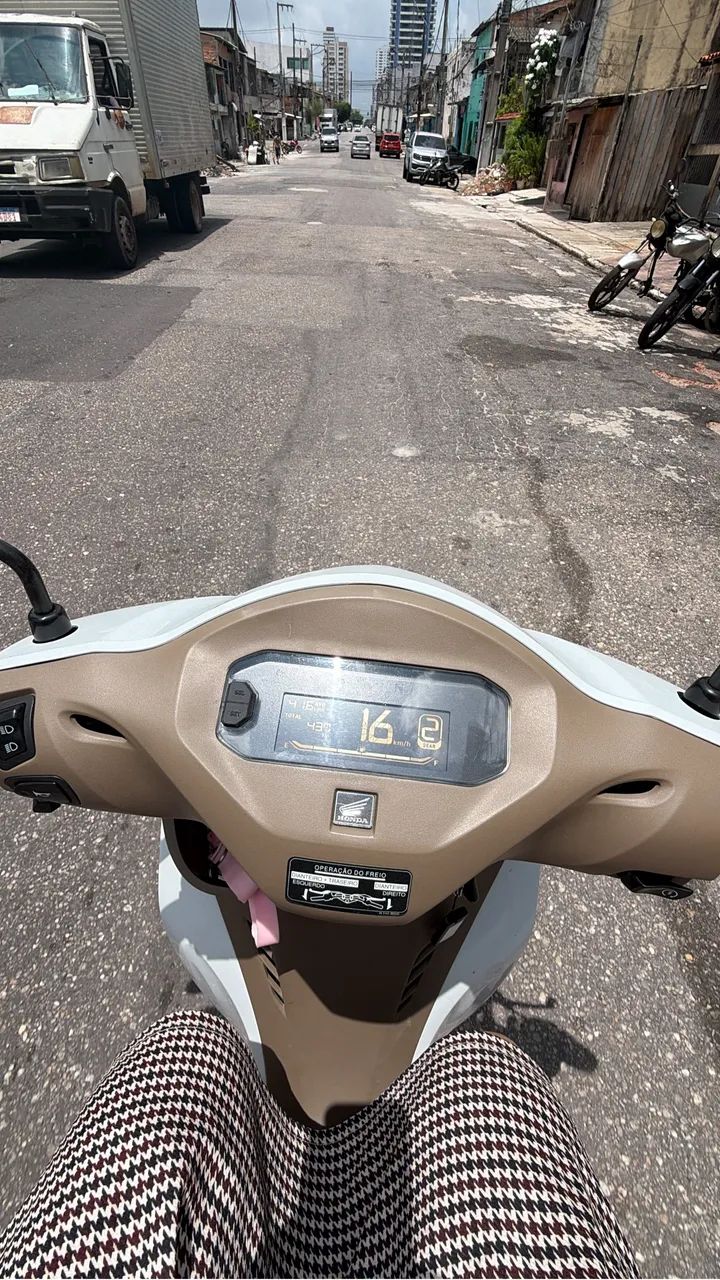 Moto branca  - Foto 2