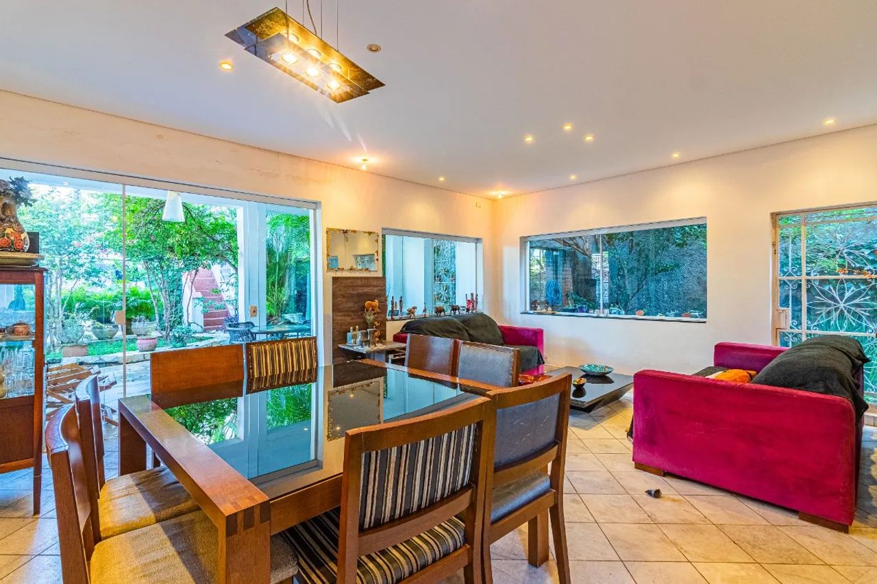 Casa para venda em Perdizes com 4 quartos, sendo 2 suítes, 426m²
