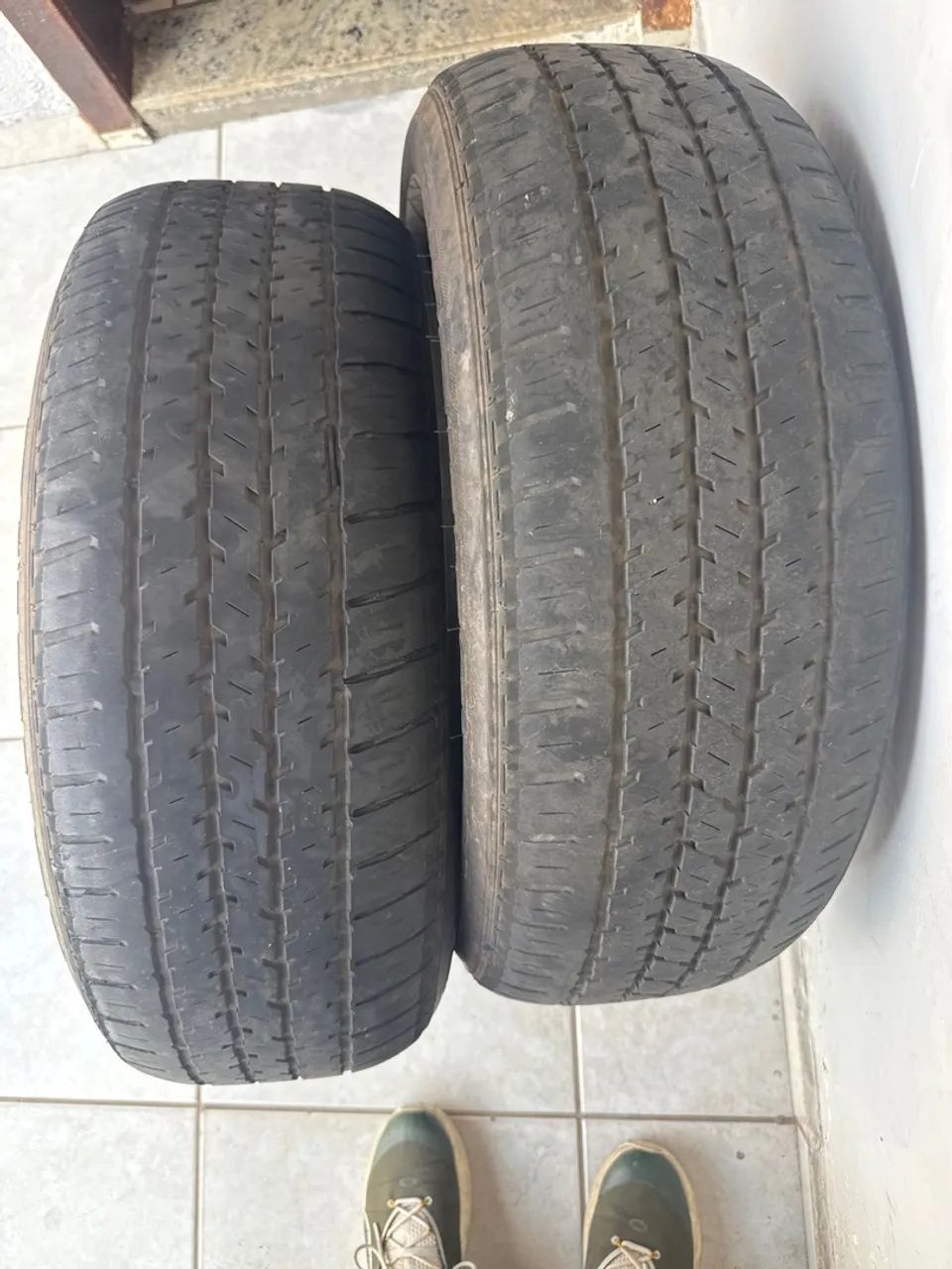 pneu USADO BRIGESTONE DUELER HT 225 55 18 - Peças para carros