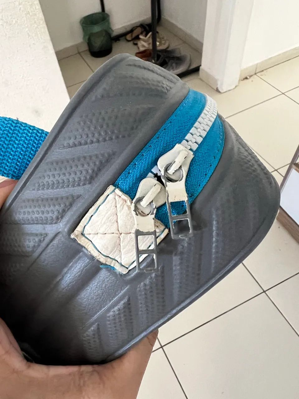 Mochila infantil Crocs original rígida cinza e azul - Foto 5