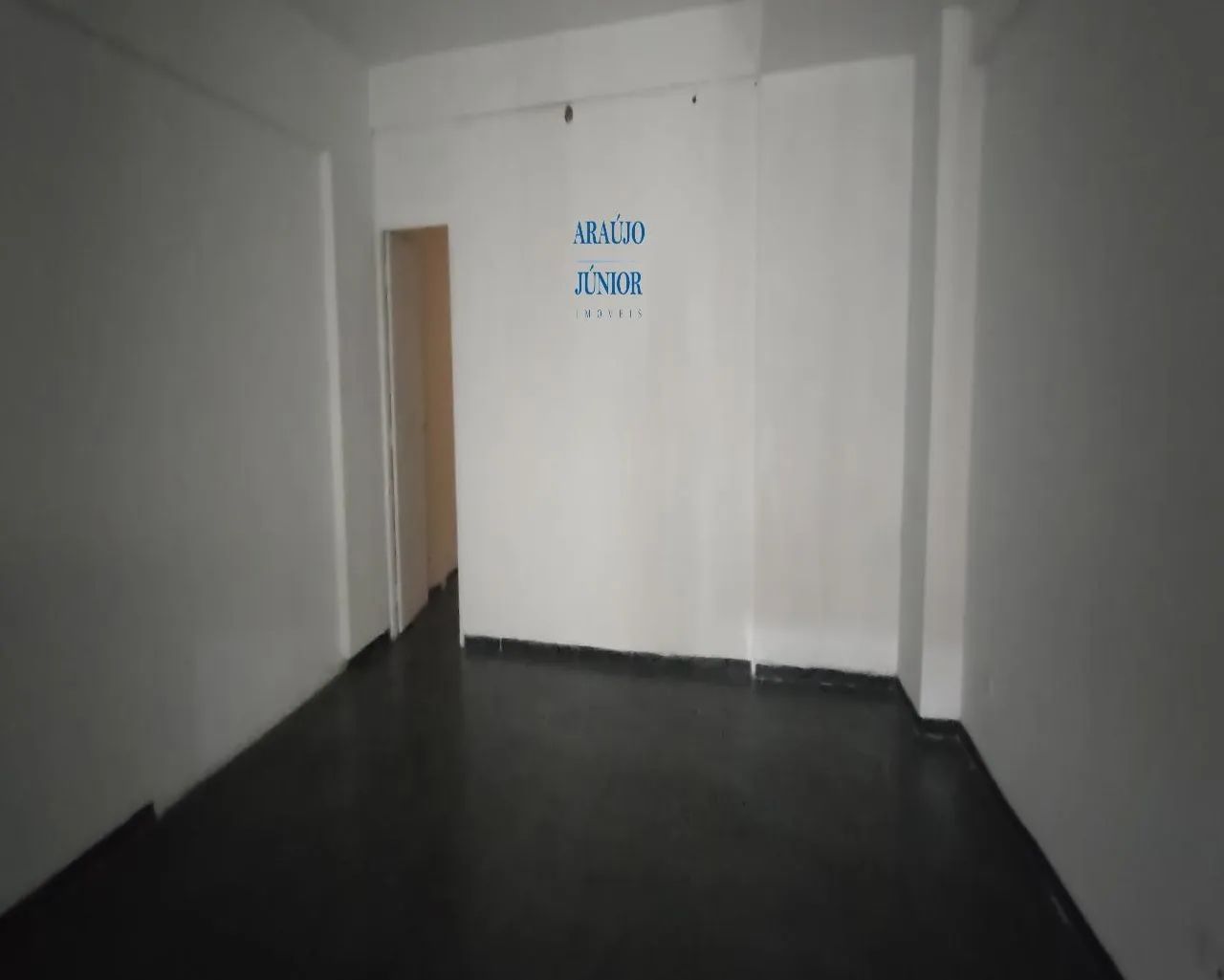 Sala Comercial com 1 Banheiro para Alugar, 51,98 M² por R$ 2.700,00/Mês no Centro de Ameri
