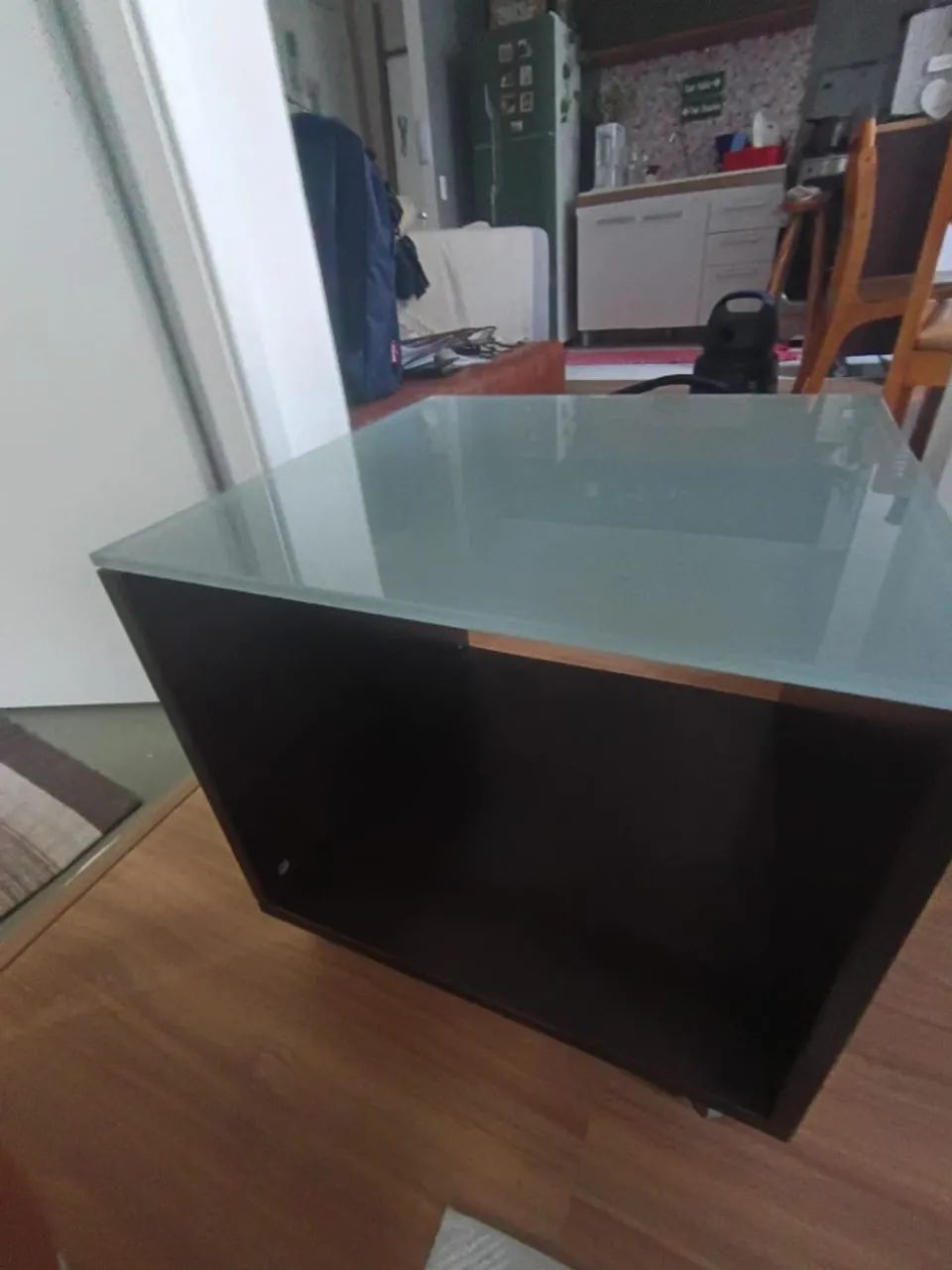 MESA DE CANTO COM VIDRO E RODINHAS  TOK STOK - Foto 4