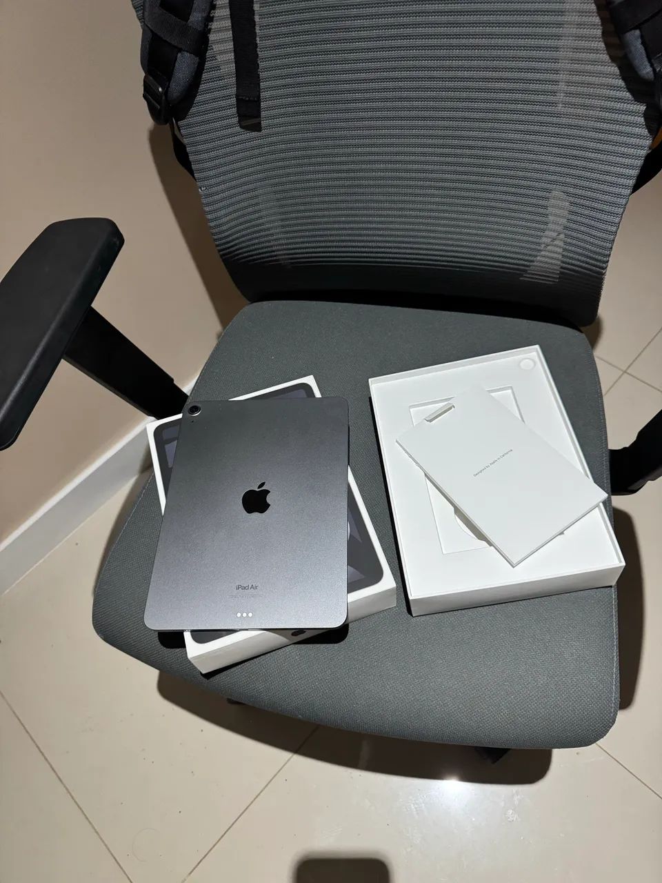 IPAD AIR 5 GER 256GB CINZA ESP- WI-FI - Tablets e E-Readers