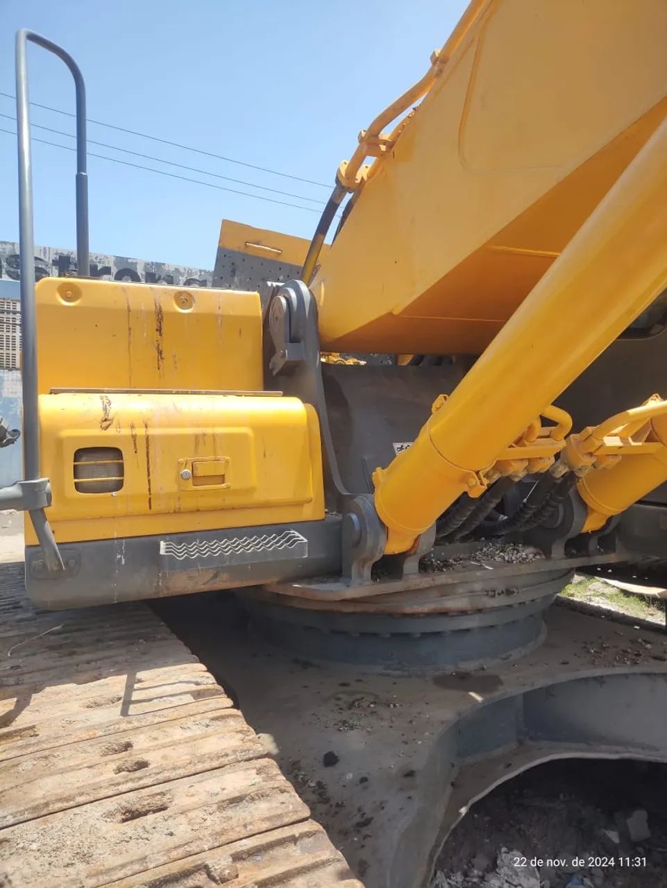 ESCAVADEIRA HYUNDAI 360 - Foto 2