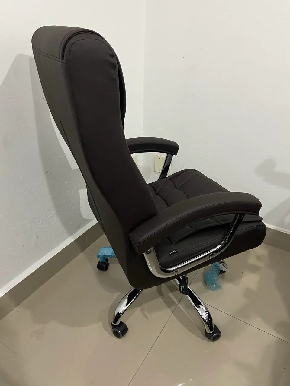 Cadeira molas ensacadas R$890,00 cada - Foto 3