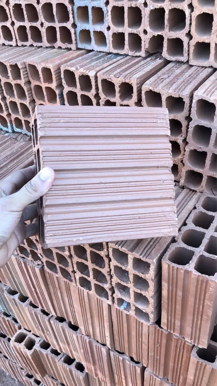 8-Hole Bricks65566253868290122