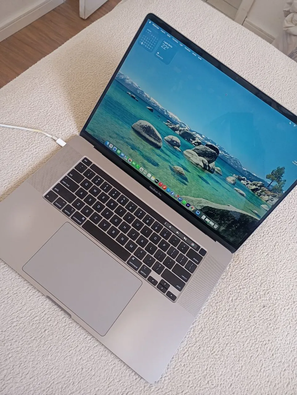 macbook pro i7 2019