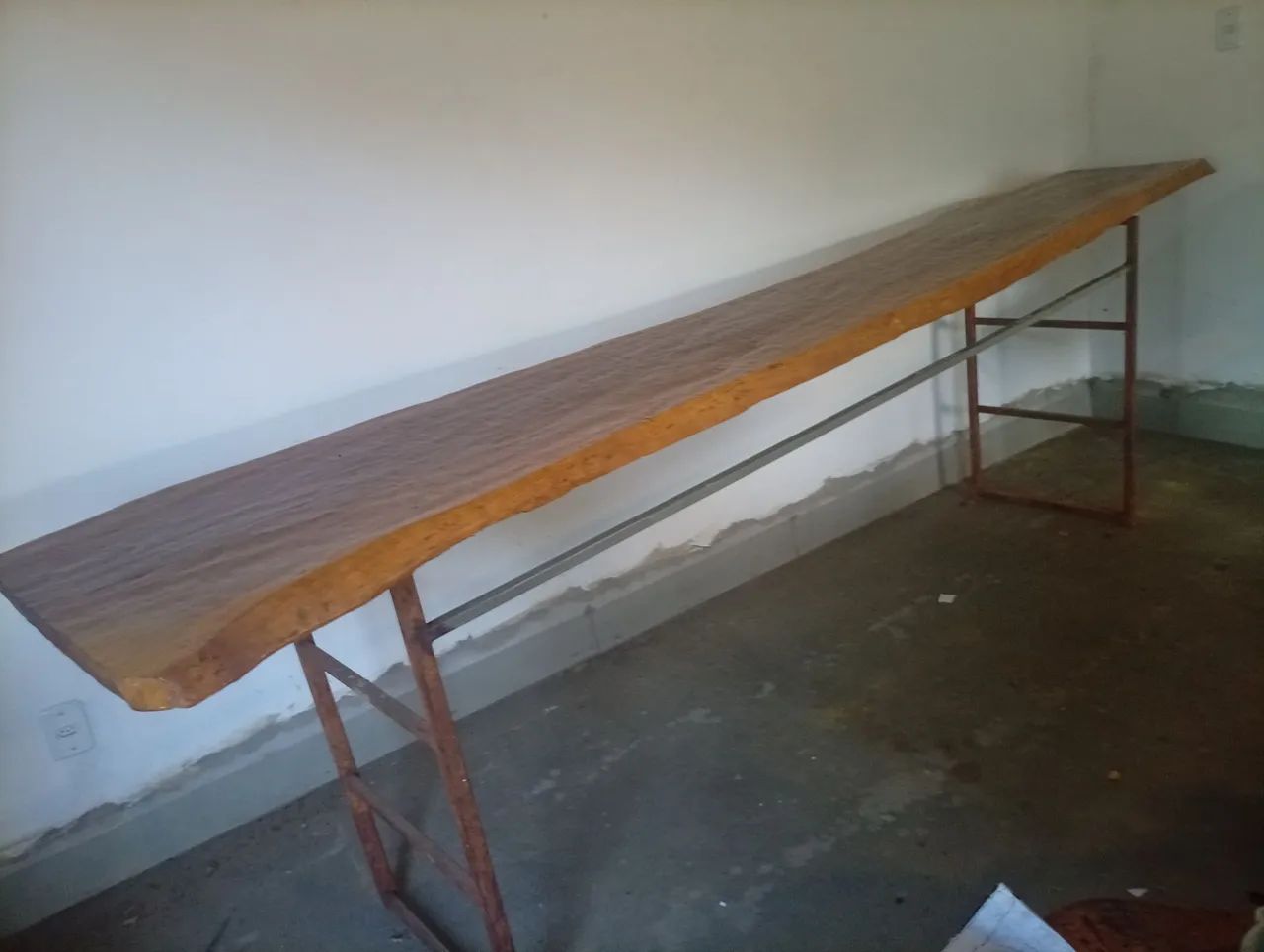 Wooden table65581379079169122