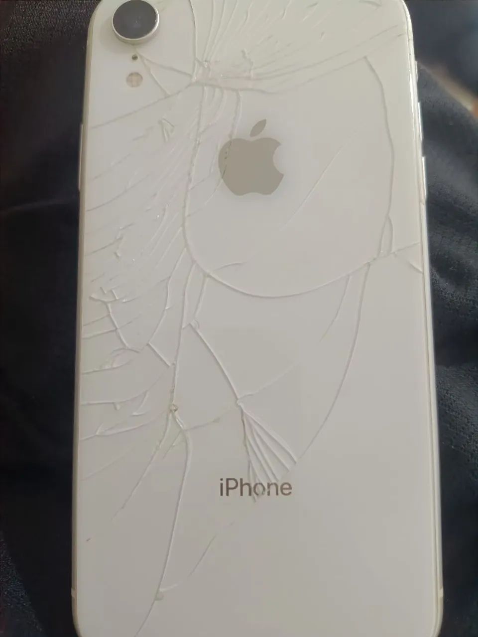 IPhone XR ごみ iPhone XR Branco com Defeito - Tela Piscando / Traseira Trincada