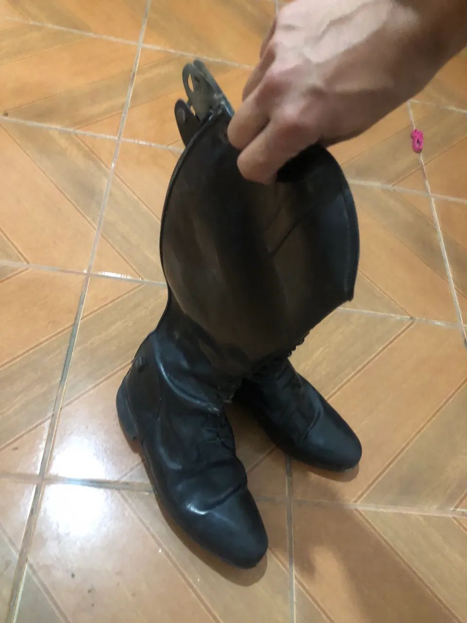 BOTA DE COURO  - Foto 3