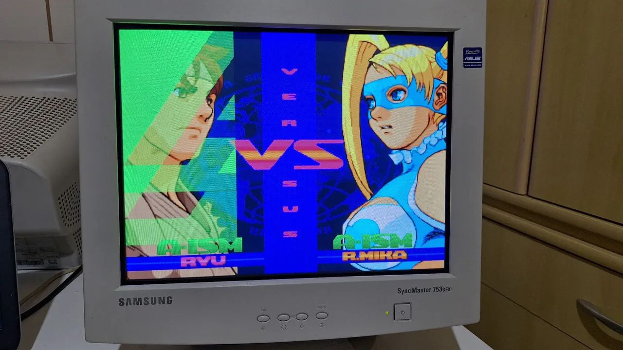 CRT Samsung 753DFX 17