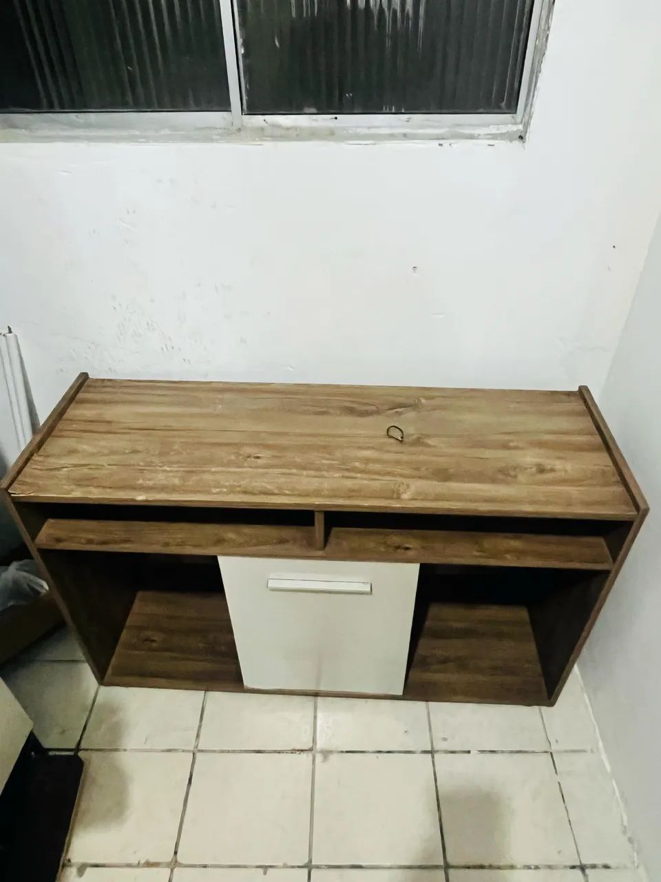 Vende - se uma Rack/Estante 