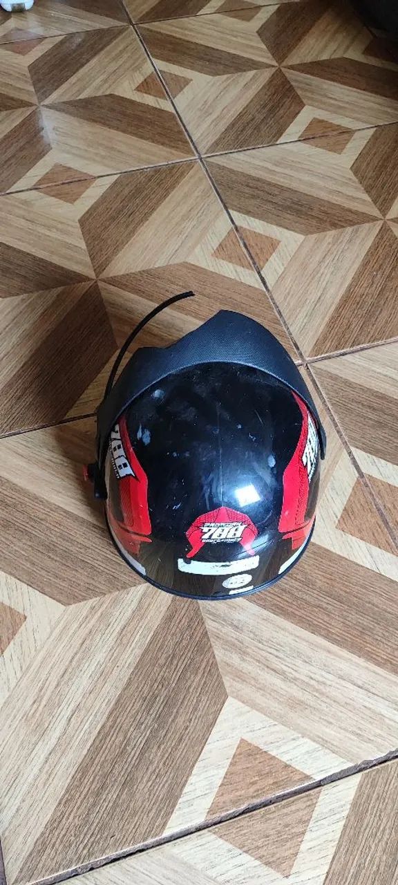 Capacete usado