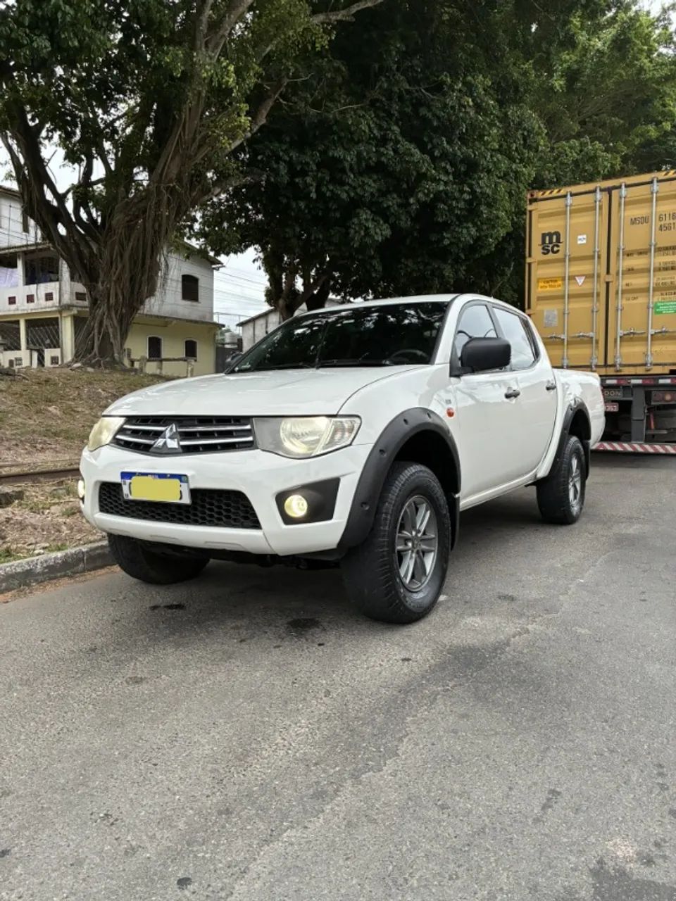 Mitsubishi L200 2013