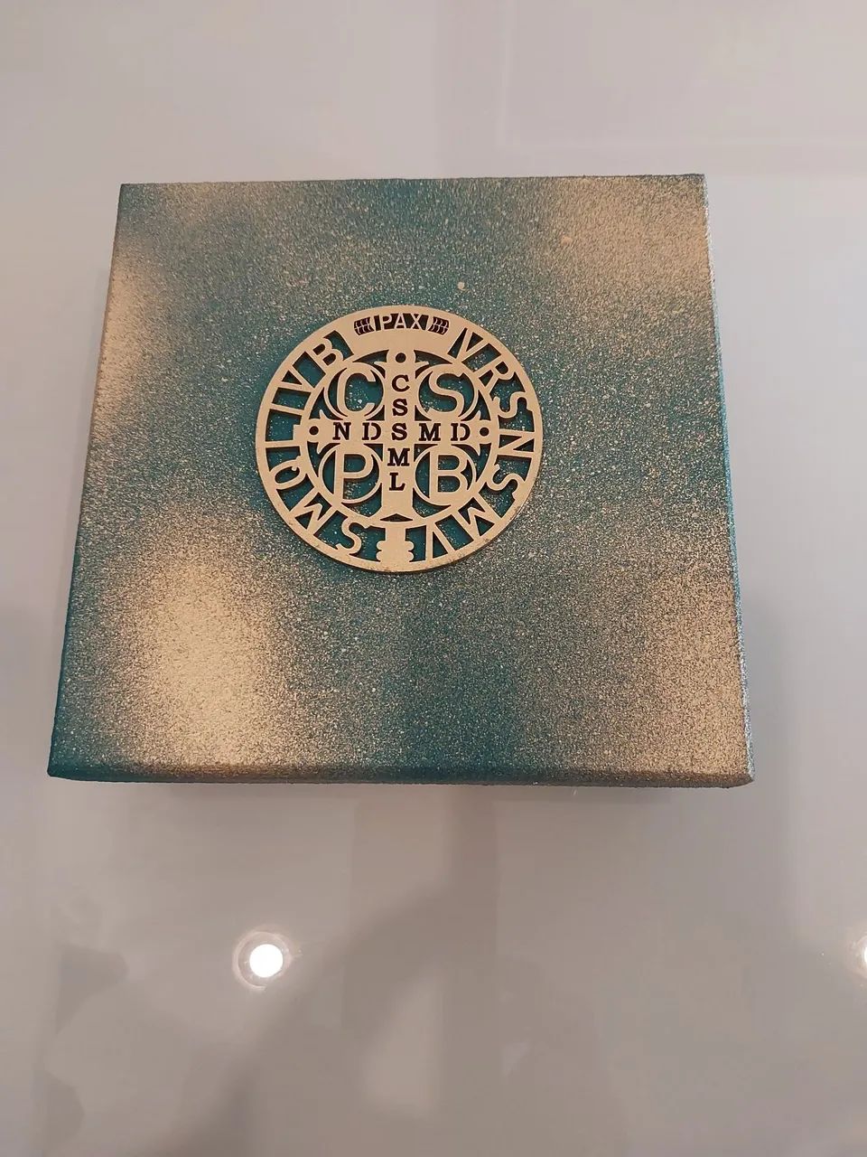 TERÇO DEZENA RÚSTICO DE SÃO BENTO COM CAIXA PORTA TERÇOS  - Foto 5
