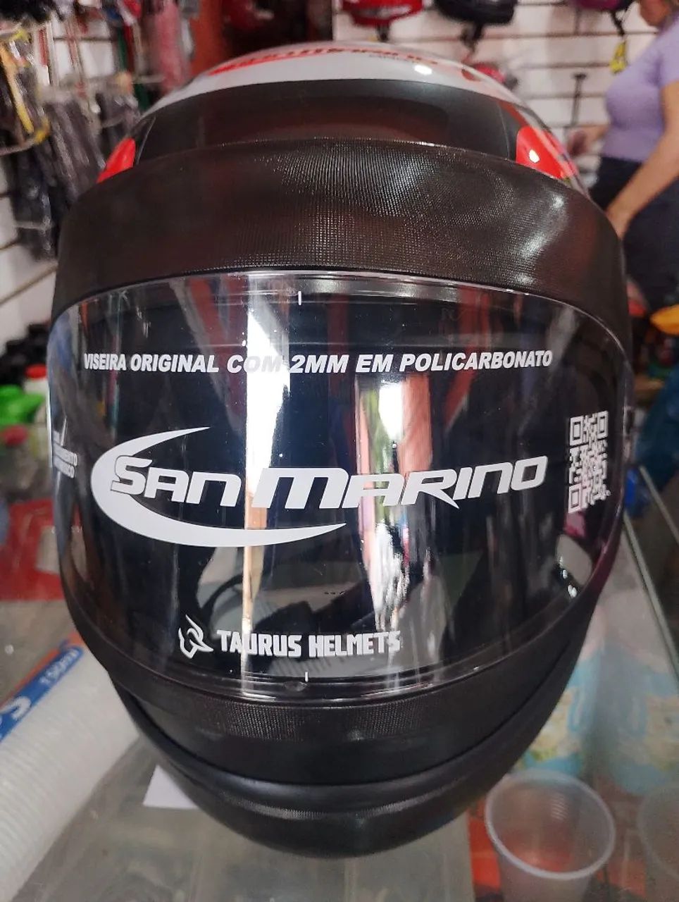 Vendo capacetes novos. 