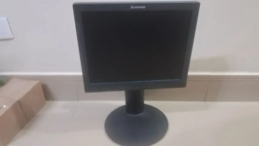 Monitor Lenovo 15 polegadas com Suporte Retrátil Articulado - Funcionando - Foto 2