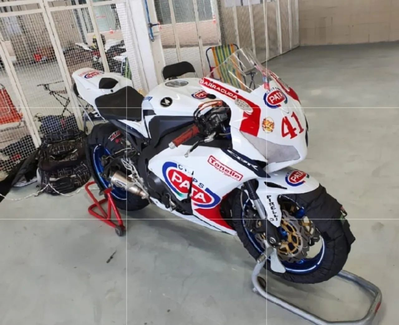 CBR 1000RR SÓ PARA AUTÓDROMO 