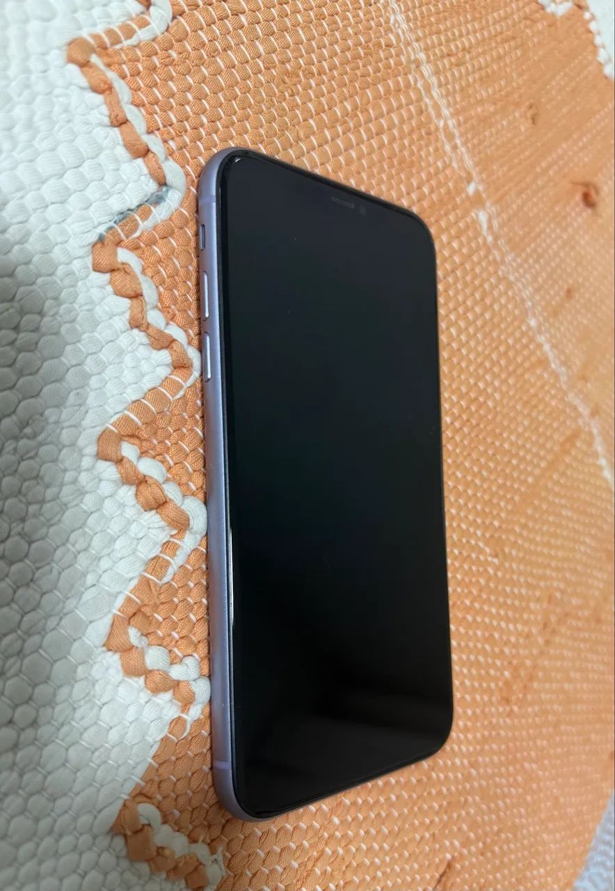 iPhone 11 muito novo