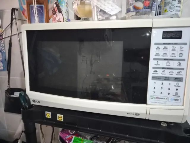Microondas LG 23L com defeito no painel