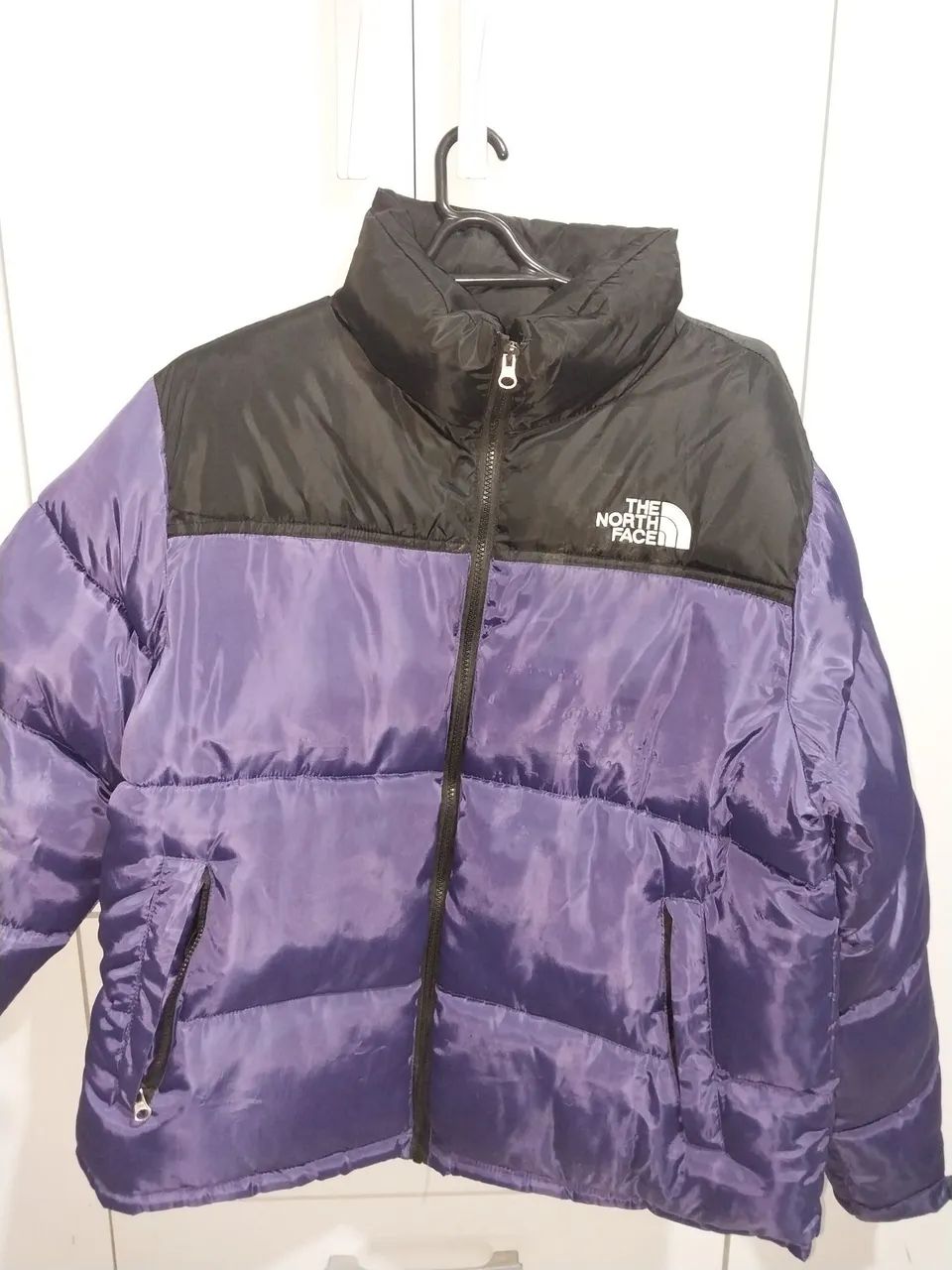 Jaqueta puffer The North Face roxa