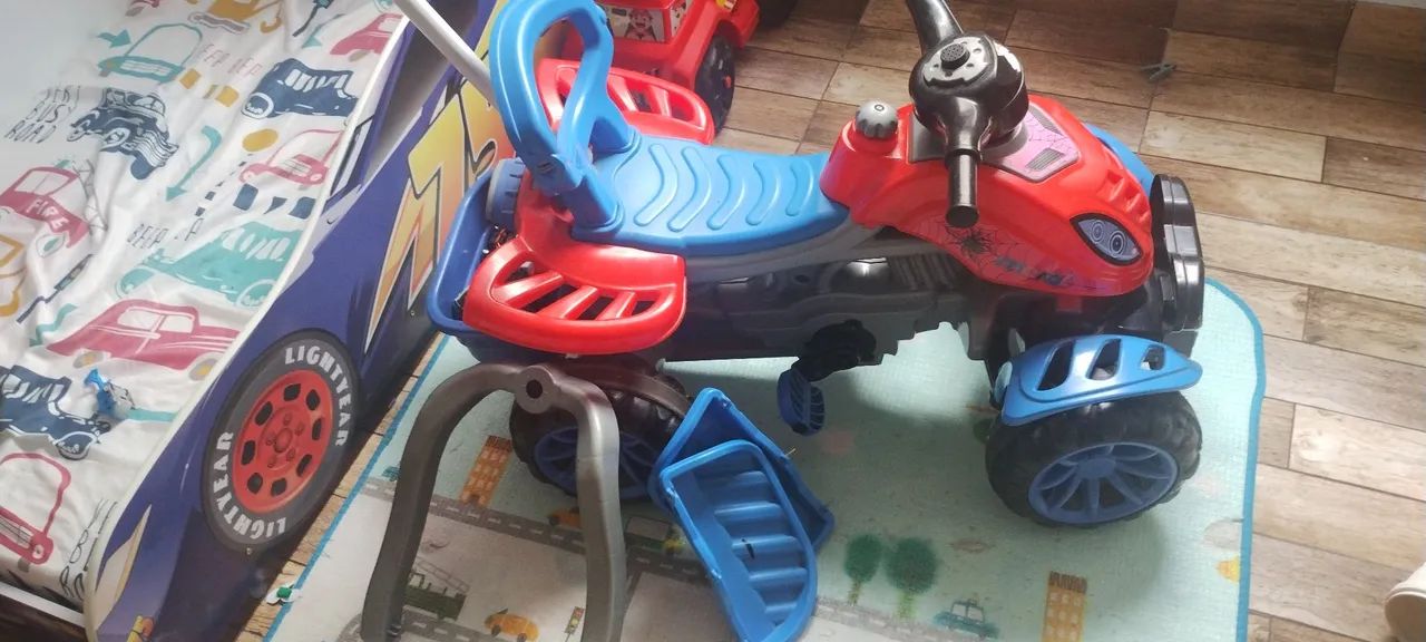 Quadriciclo infantil 