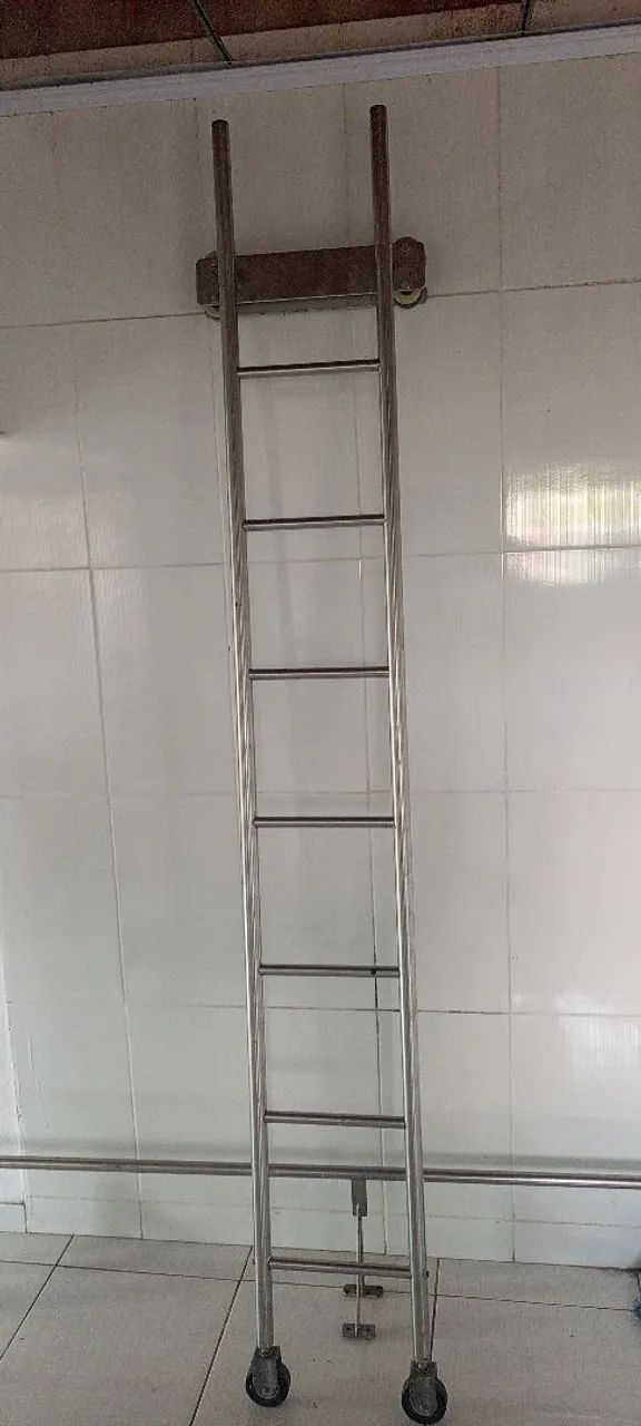 ESCADA DESLIZANTE COM SUPORTE AÇO  - Foto 3
