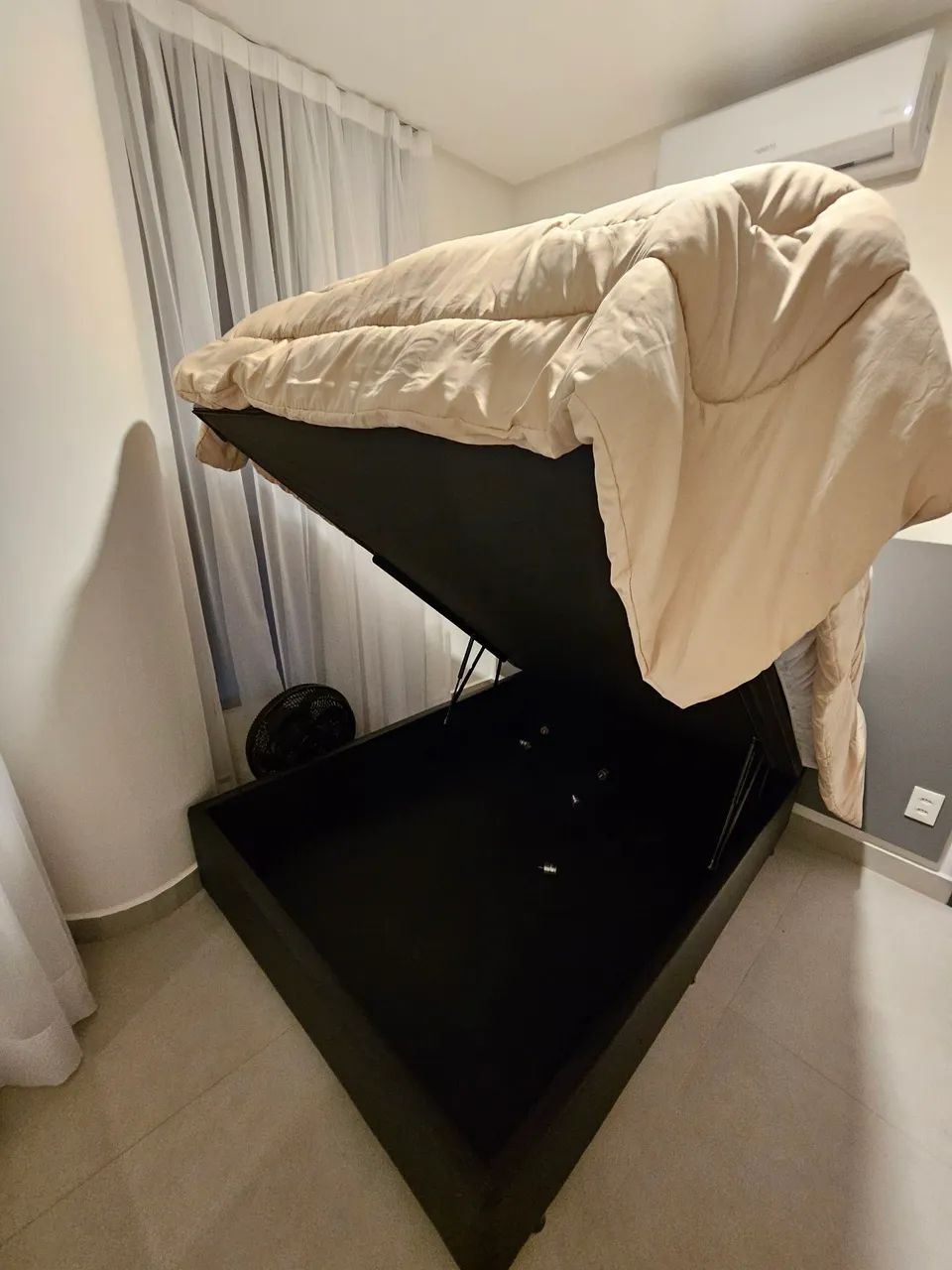 Vende-se Cama box e Baú com Colchão - Foto 2