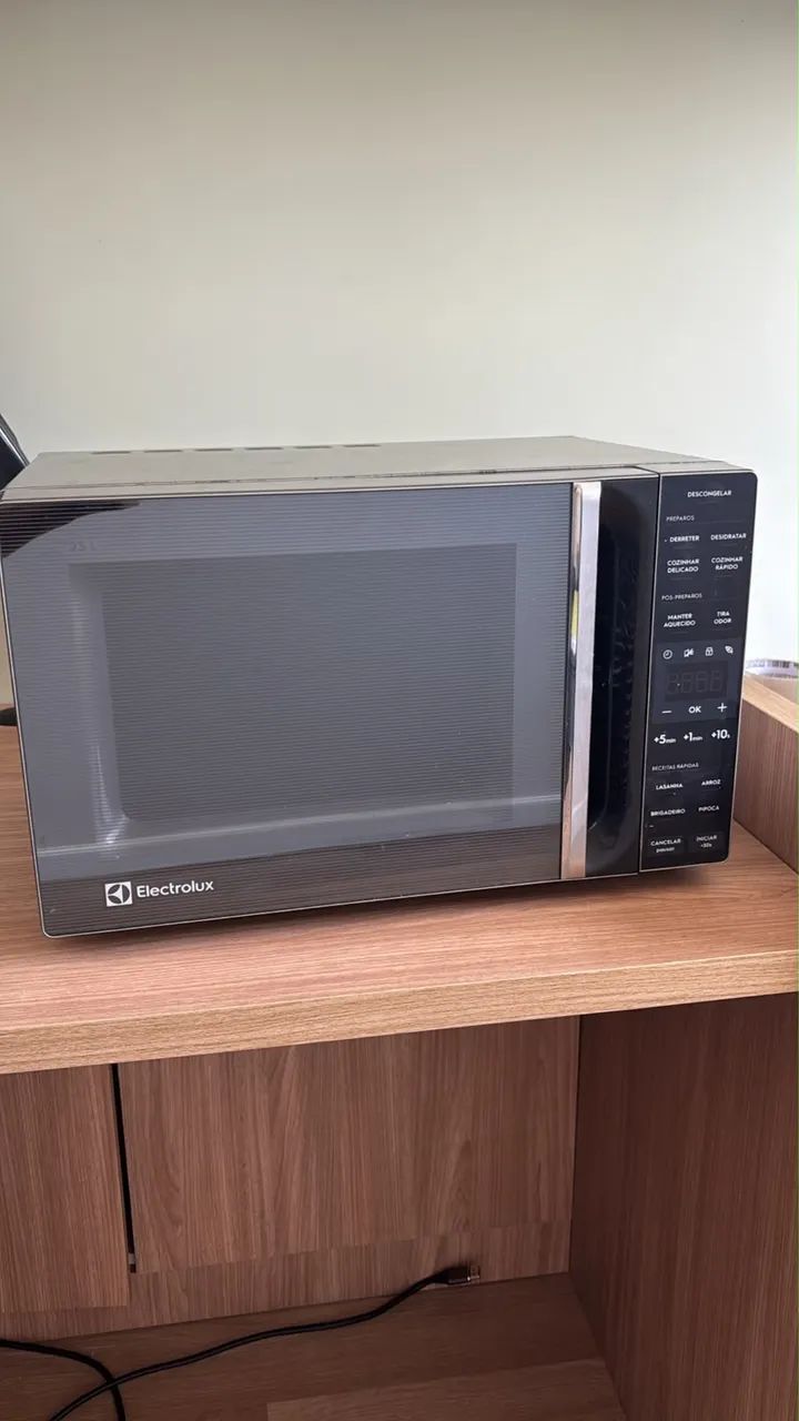 Microondas Electrolux prata 
