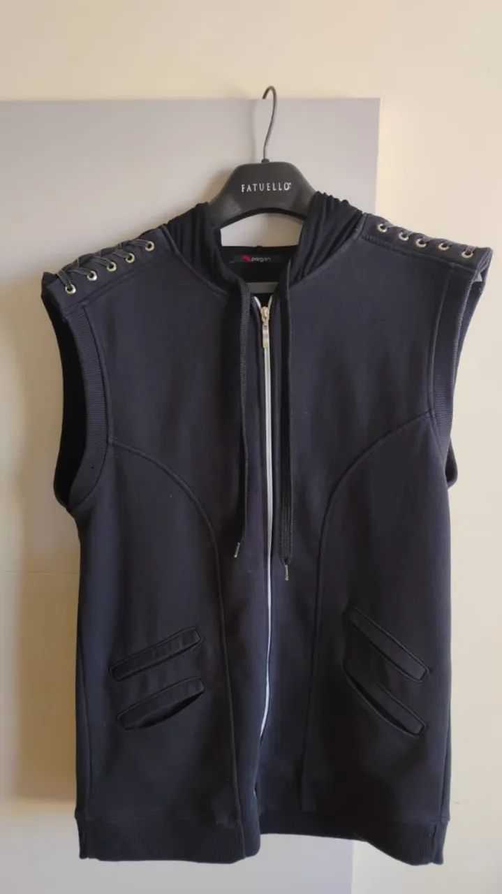 COLETE PRETO COM ZÍPER MARCA PARGAN 