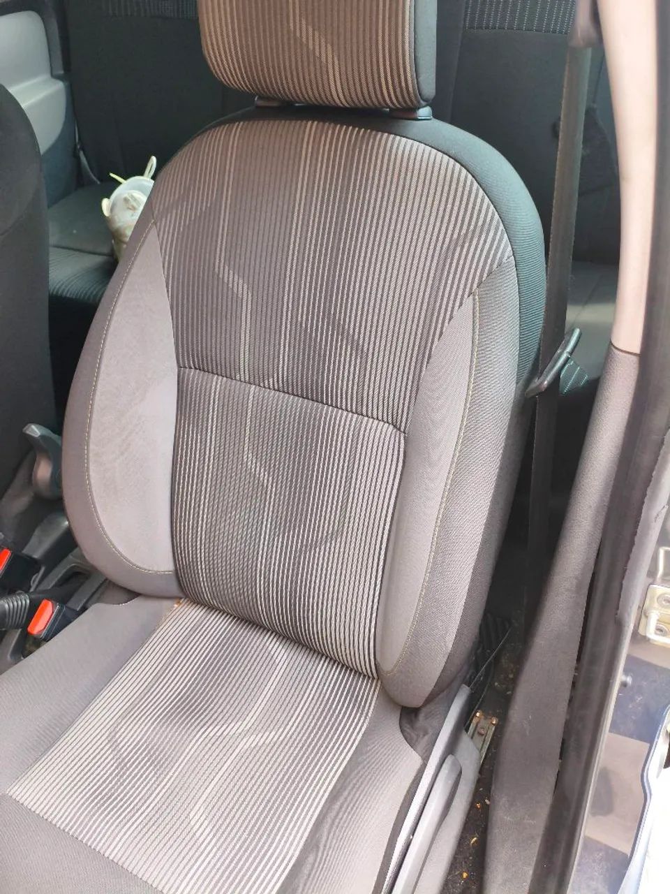 Renault Logan Expression Flex 1.0 12V 4P 2019 - Foto 4