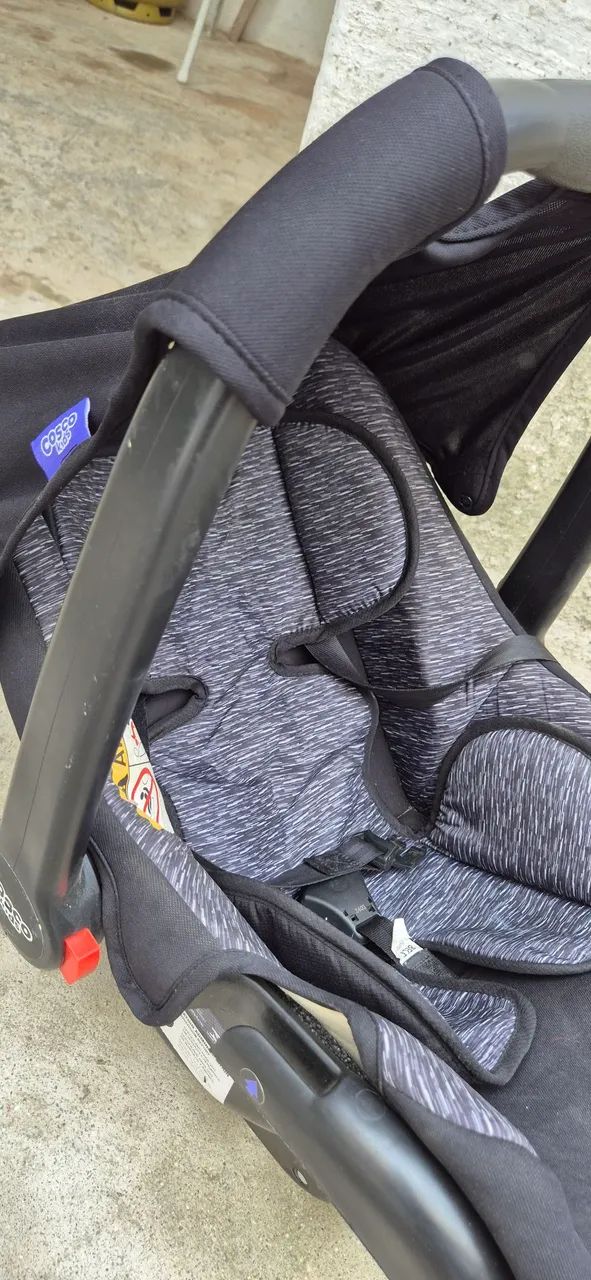 Vendo esse bebe conforto semi novo - Foto 2