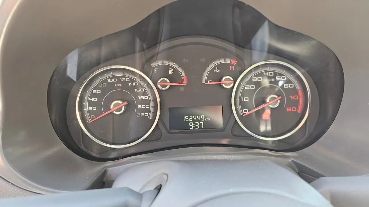 Fiat Palio Essence 1.6 Flex 16V 5P 2015 - Foto 2