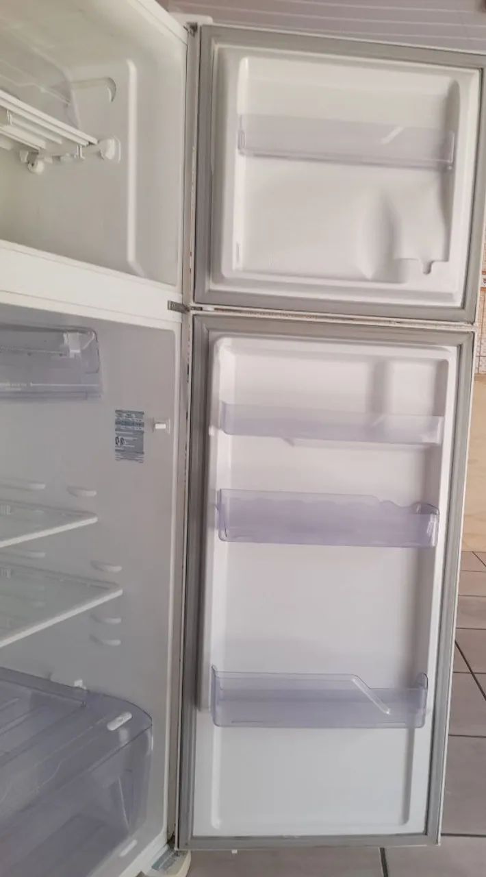 Geladeira Eléctrolux - Foto 2