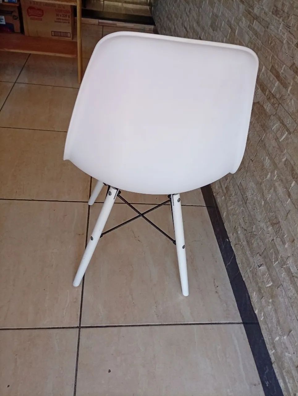 Cadeira EAMES OR DESIGN FENDI Branca  - Foto 4