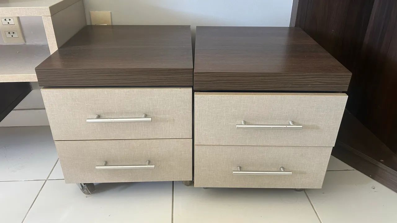 Conjunto 2 mesas de cabeceira 