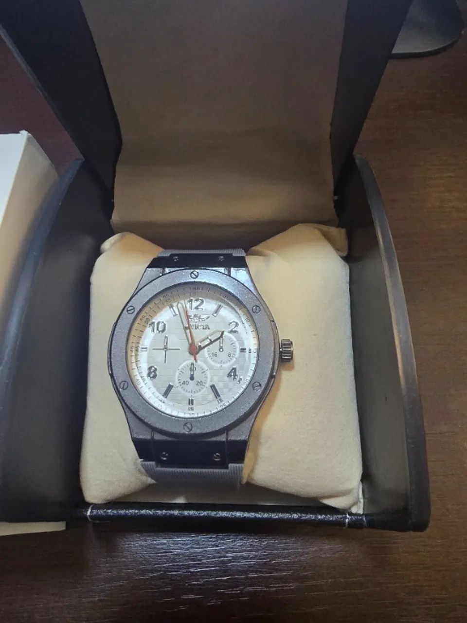 Relógio Invicta 41mm Pulseira borracha  - Foto 3
