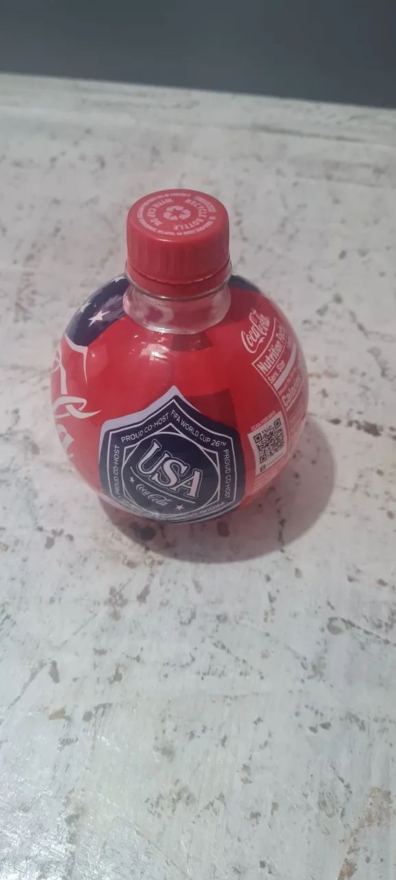 Garrafa da Coca Cola em formato de bola - Foto 4