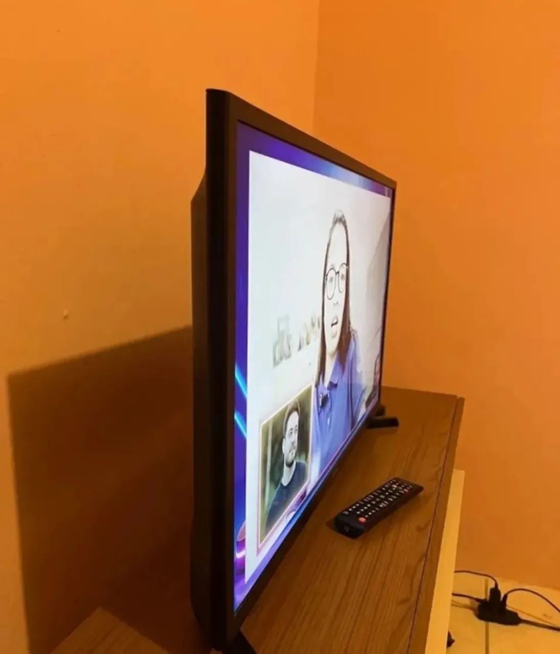 Vendo tv smart em ótimo estado 32 polegadas  - Foto 3