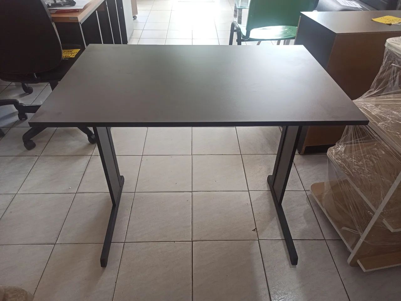 Mesa de 90cm preta para escritório  - Foto 3