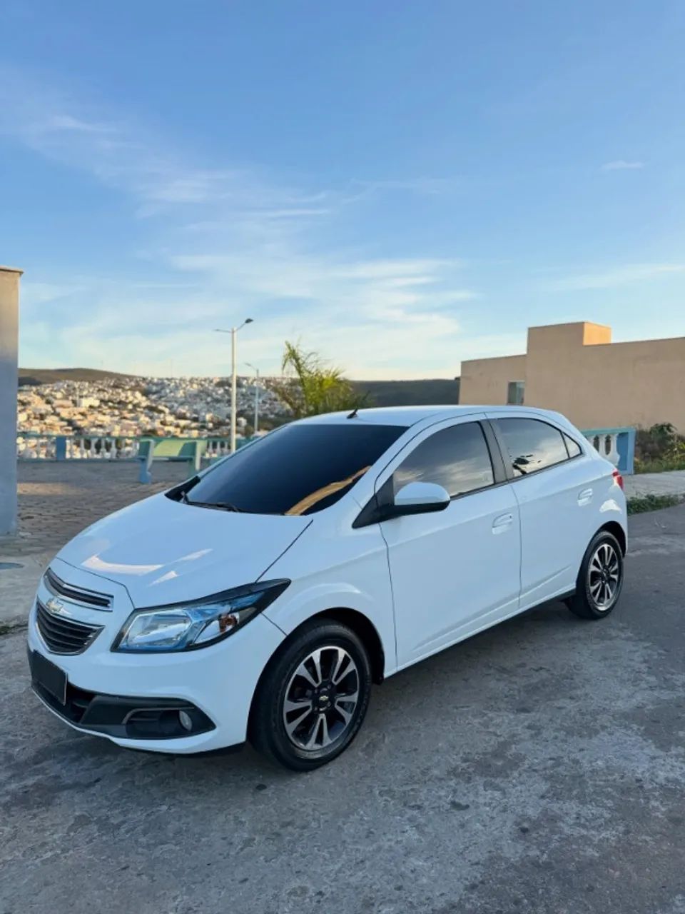 Chevrolet Onix ONIX HATCH LT 1.4 8V FlexPower 5p Mec. 2015