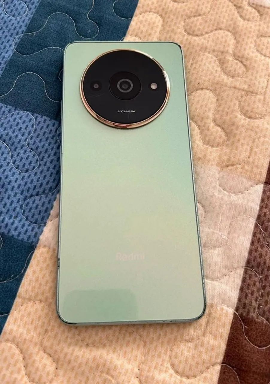 Redmi A3x 128gb (trincado mas funciona perfeitamente) 