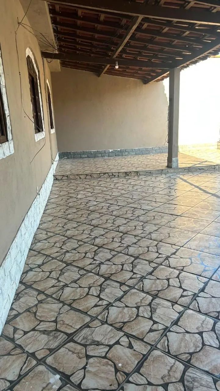 Ótima casa com 3 quartos sendo 1 suíte e varanda grande  - Foto 3