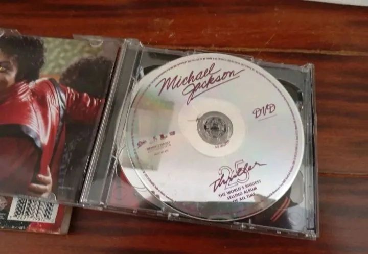 Cd e dvd Michael Jackson comemorativo 25 anos de Thriller  - Foto 4