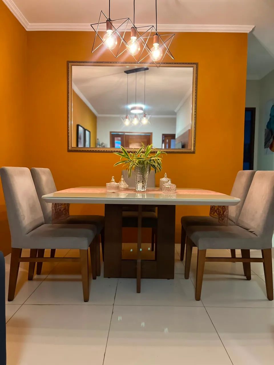 Vendo jogo de mesa de jantar